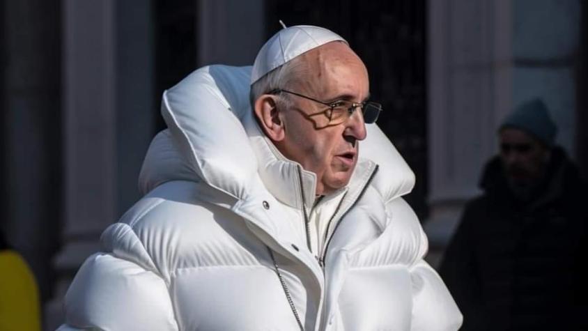 Viralizan foto del Papa Francisco con una gigantesca parka: Fue creada con inteligencia artificial