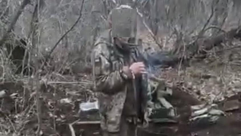 El soldado ucraniano preso y desarmado al que militares rusos mataron mientras fumaba