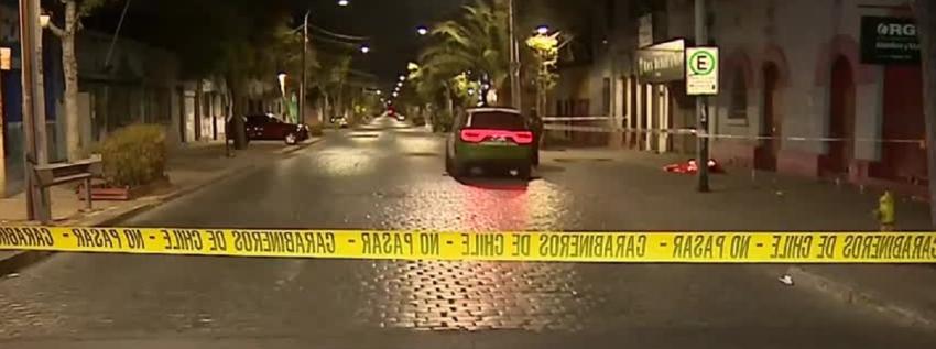 Hombre muere baleado en Santiago Centro: Recibió tres disparos por la espalda