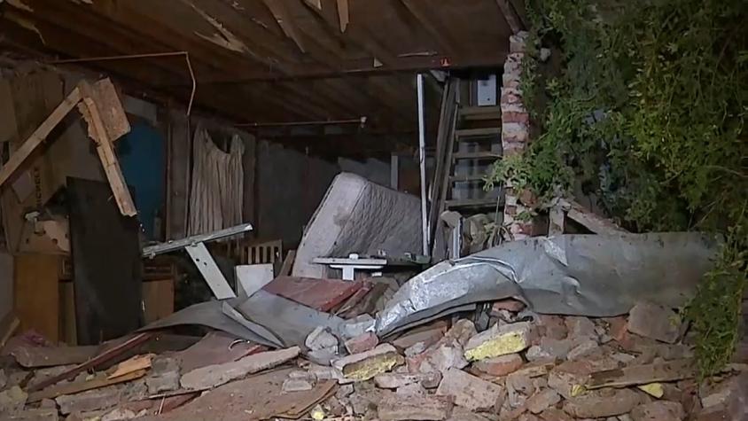 Sujeto robó camión grúa y tras persecución quedó incrustado en una vivienda en Cerro Navia