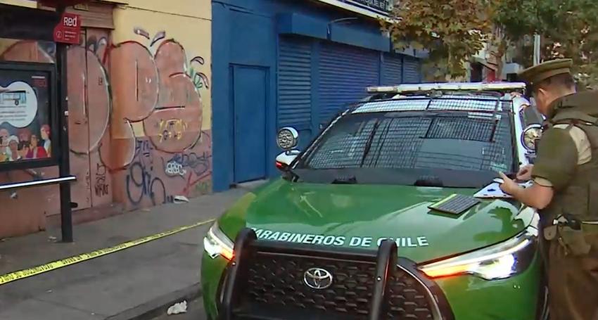 Carabinero baleó a sujeto en moto que intentó asaltarlo en el centro de Santiago