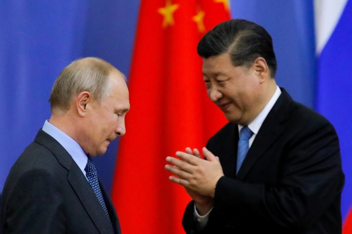 Xi y Putin destacan relaciones antes de "viaje de paz" a Moscú