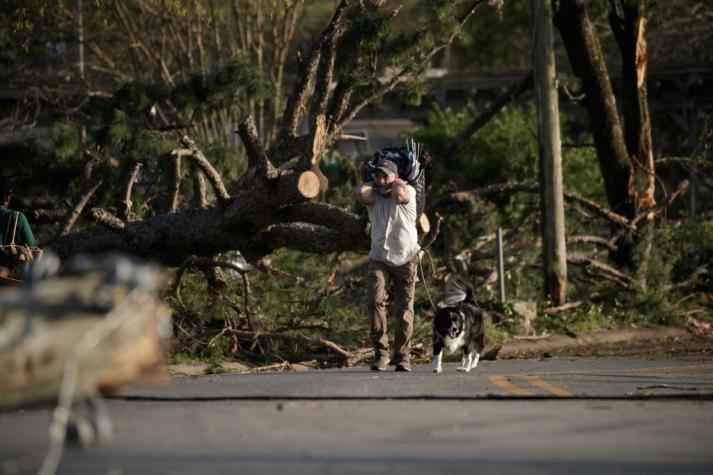 EEUU: Tornado deja 3 muertos en Arkansas y tormentas matan a otros 3 en Illinois e Indiana