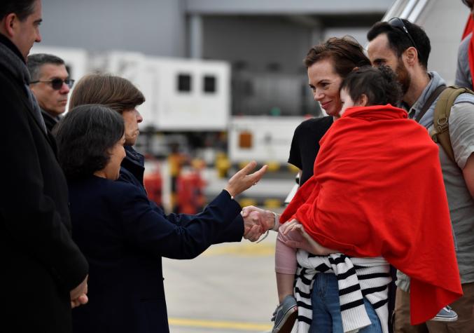 Llega a París avión con 245 personas evacuadas de Sudán 