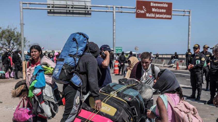 ONU interviene y pide que Chile y Perú traten la crisis migratoria que se agudiza en sus fronteras 