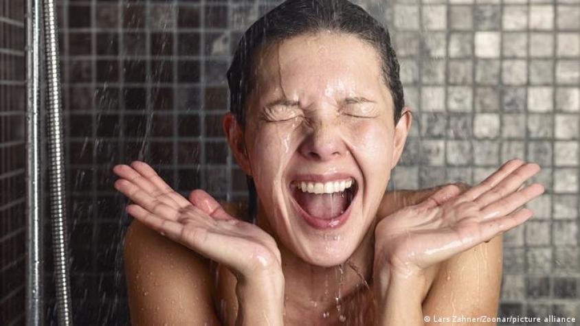 Ducharse con agua fría podría tener más beneficios para la salud de los que piensa