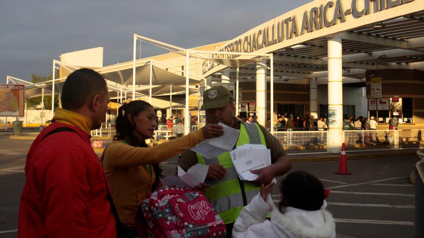 Cancillería peruana anuncia "seria conversación" con Chile por presunto apoyo a ingreso ilegal de migrantes a Perú