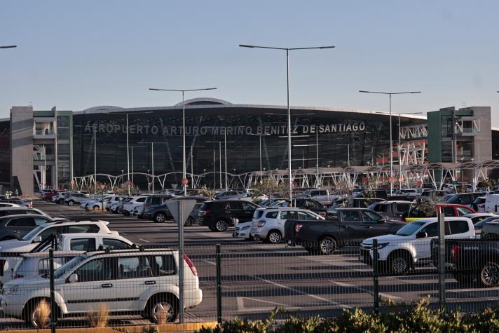Aeropuerto de Santiago: Desvían dos vuelos por presencia de bandada de pájaros en la pista