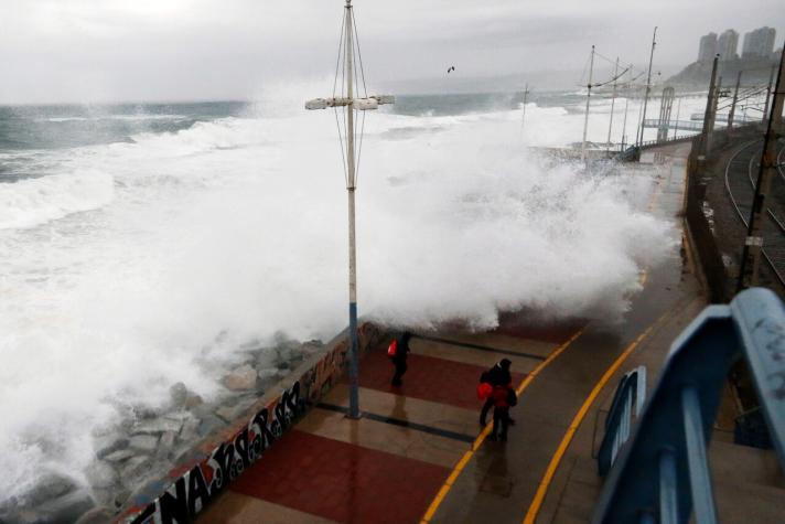 Armada emite aviso de marejadas en las playas del país ante el sistema frontal