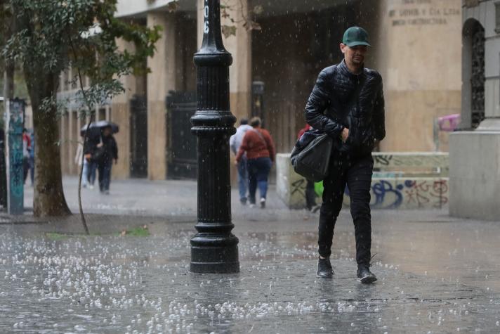 9 milímetros de agua cayó en Talagante y solo uno en Santiago centro: ¿Seguirá lloviendo la Región Metropolitana?