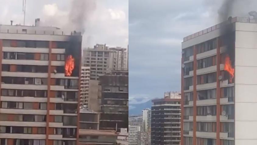Más de diez carros de Bomberos trabajan en incendio en departamento de Santiago