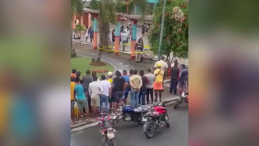 "Prohibido robar y extorsionar": Encuentran cabeza humana en plaza con amenazante mensaje en Ecuador