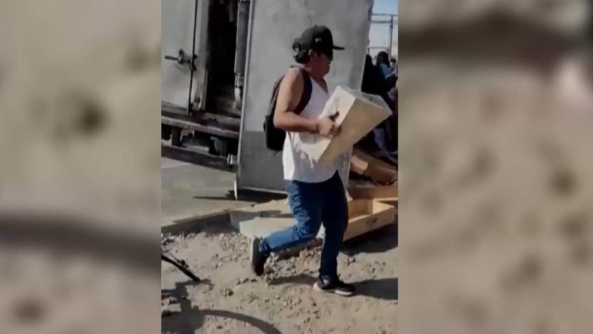 Saquean camión con carne que volcó tras sufrir robo en El Bosque: Hay tres detenidos