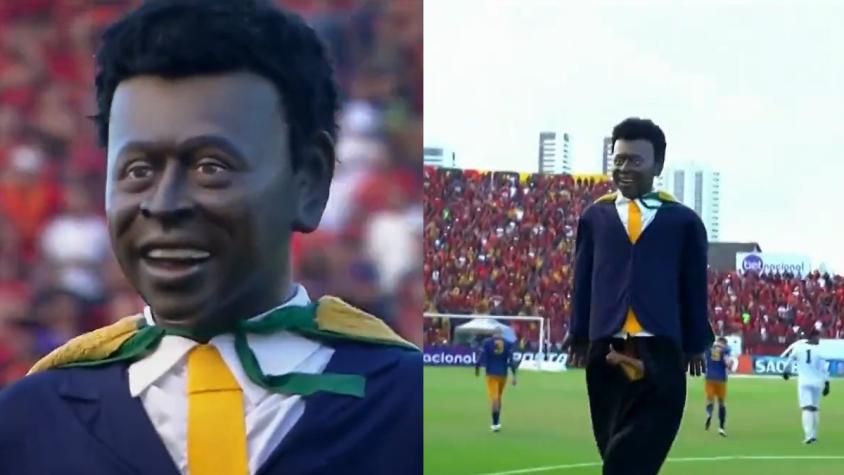 "Olvidaron decirle que tenía el cierre abierto": Homenaje a Pelé con curioso muñeco desata burlas en Brasil