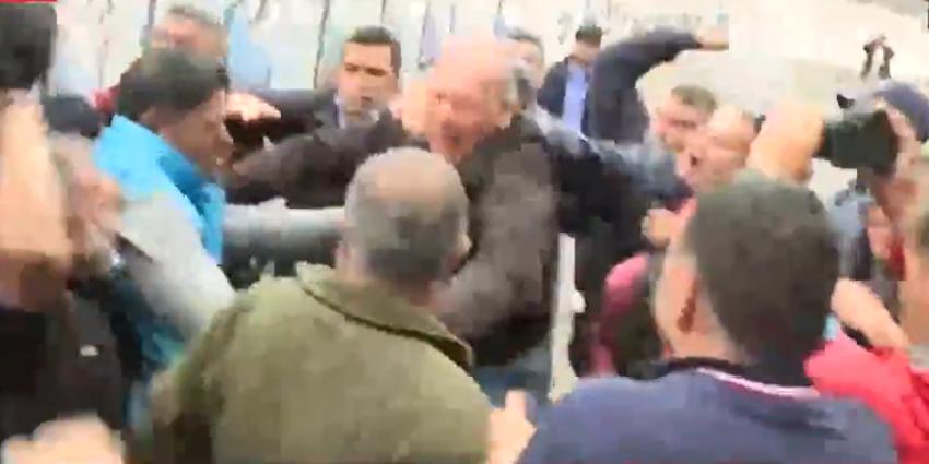Ministro de Seguridad argentino fue agredido y resultó ensangrentado tras visitar una manifestación de colectiveros 