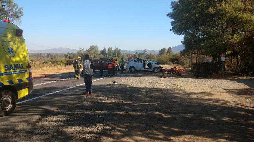 Accidente en región del Maule deja dos fallecidos: vehículos colisionaron en Ruta Los Conquistadores