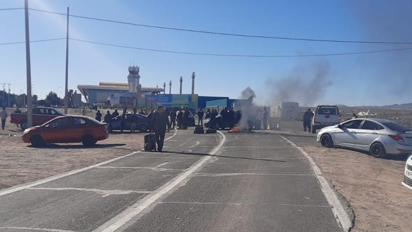 Calama amanece paralizada tras llamado ciudadano: accesos a la ciudad están bloqueados