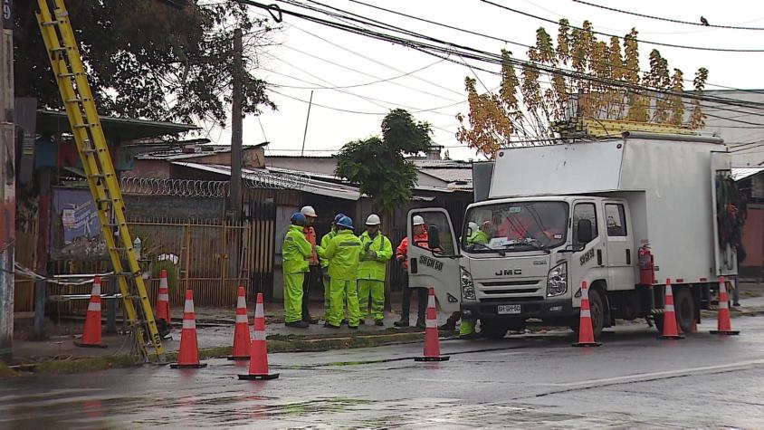 [VIDEO] 50 mil afectados por cortes de energía en la Región Metropolitana