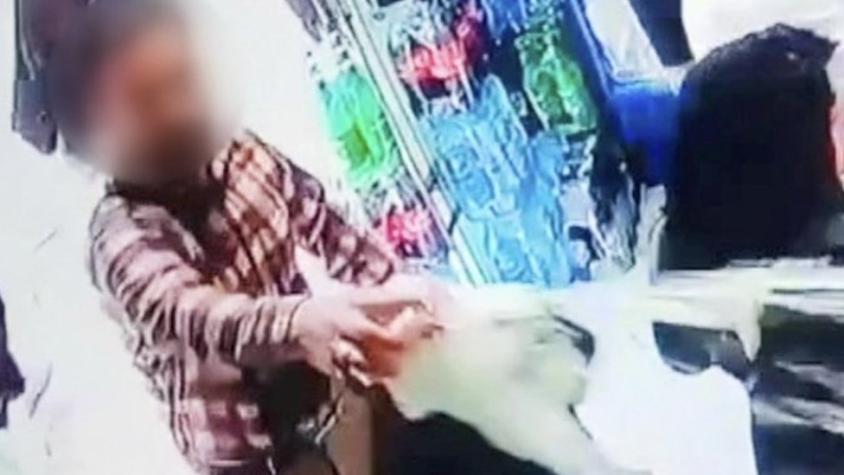 Irán: arrestan a dos mujeres por no cubrirse el cabello luego de que un hombre las atacó con yogur