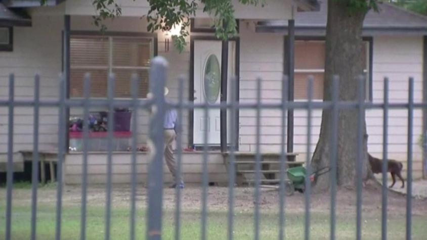Un hombre armado mata a cinco personas, incluido un niño de 8 años, en una casa en Texas, EE.UU.