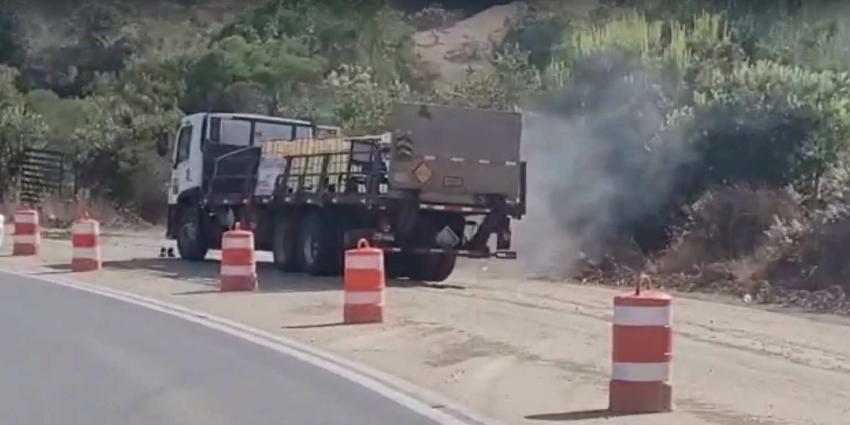 Accidente de camión con ácido dejó a chofer con problemas respiratorios en Nogales