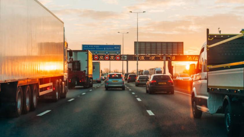 ¿Qué te parece?: Casi 90 mil pesos de multa a autos que vayan a menos de 120 km/h por vía izquierda