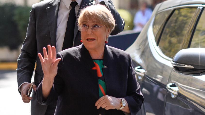 Senadores socialistas proponen a expresidenta Bachelet como reemplazante de Elizalde