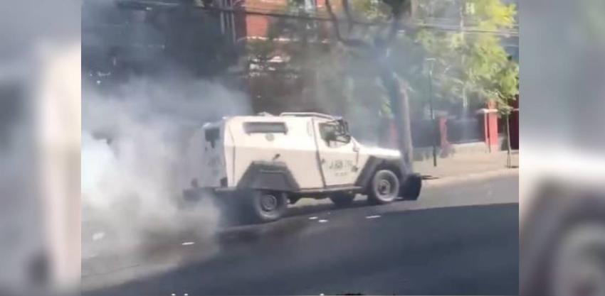 Carro lanza gases de Carabineros atropelló a adolescente de 17 años en medio de manifestación de estudiantes en Santiago