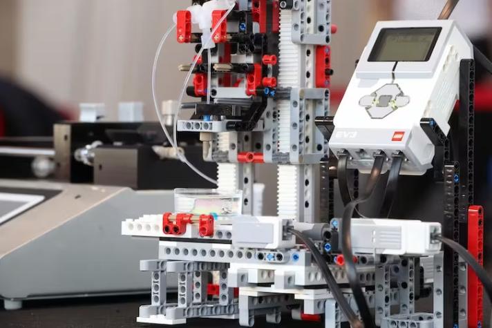 Impresora 3D hecha con legos es capaz de imprimir piel humana