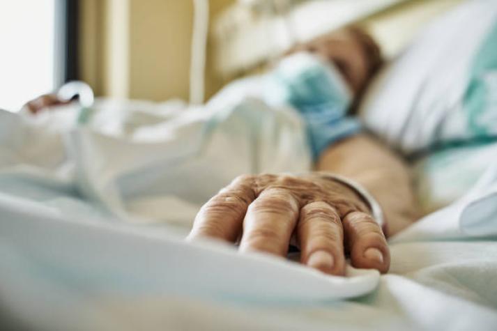 Hombre muere tras caída en Hospital Clínico de Viña del Mar: Familia denuncia negligencia