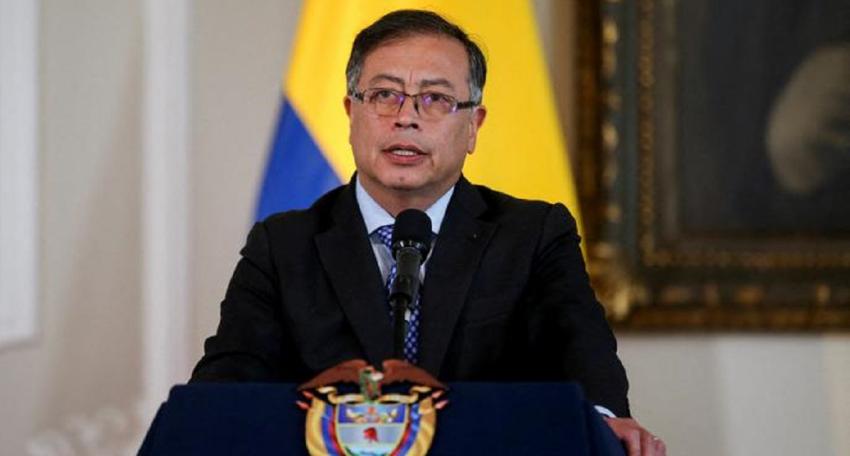 Colombia: Gustavo Petro abre posibilidad de reunirse con exjefes paramilitares