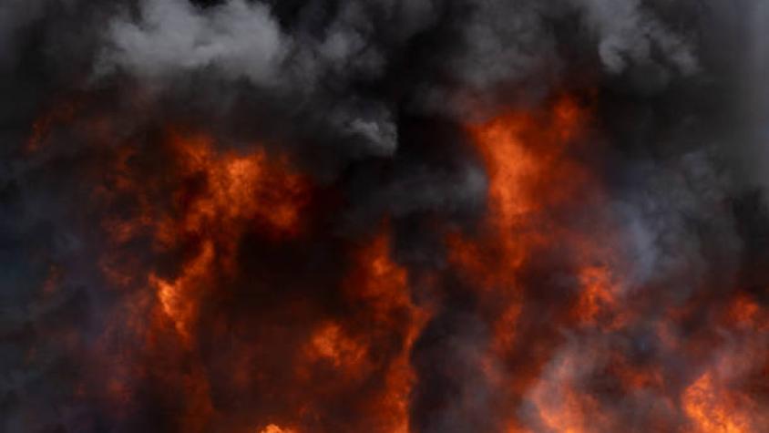 Una mujer fallecida: Incendio consume inmueble en Providencia