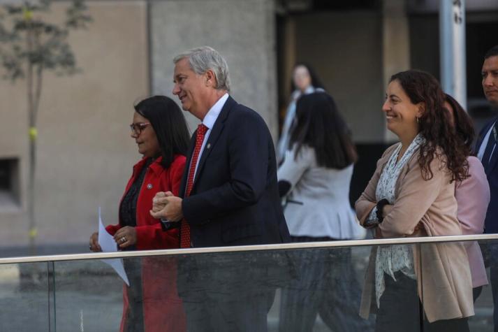 Kast acusa al gobierno de avanzar en seguridad solo por “la sangre de los mártires de Carabineros” Kast acusa al gobierno de avanzar en seguridad solo por “la sangre de los mártires de Carabineros”