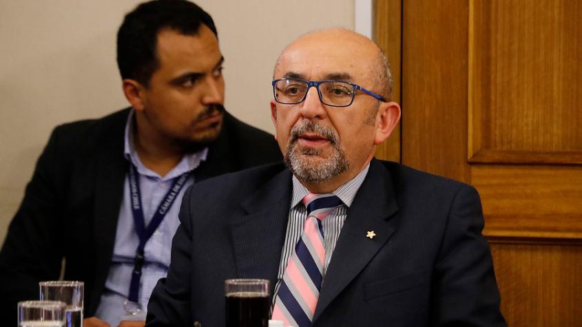 Diputado Leonidas Romero denuncia ataque incendiario a su parcela en Coronel: “Había cuatro focos intencionales”