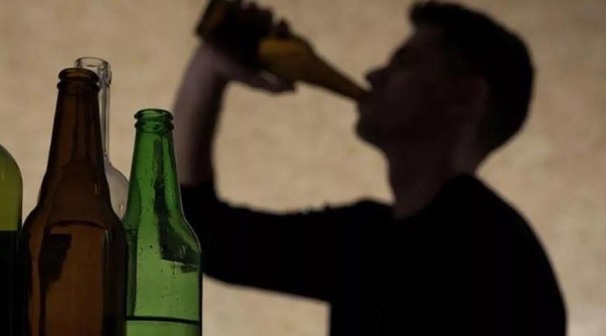 Implantan en China el primer chip que inhibe el deseo de consumir alcohol