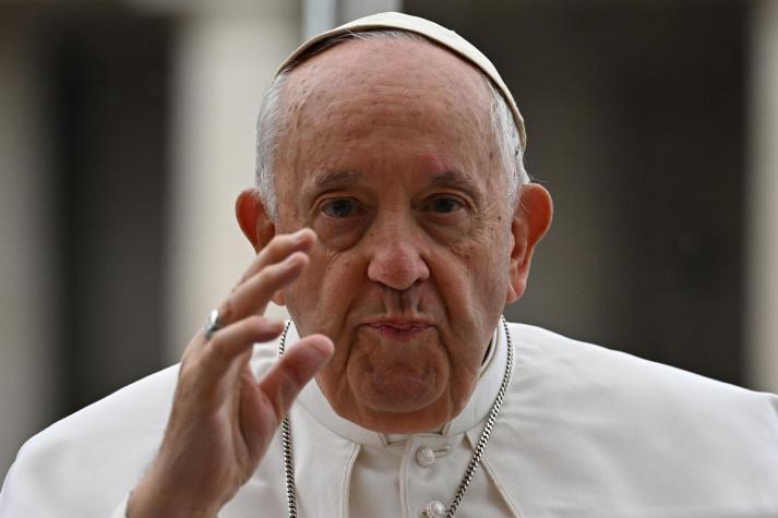 Papa Francisco critica a mujer que le pidió que bendijera a su perro: "Perdí la paciencia y la regañé"