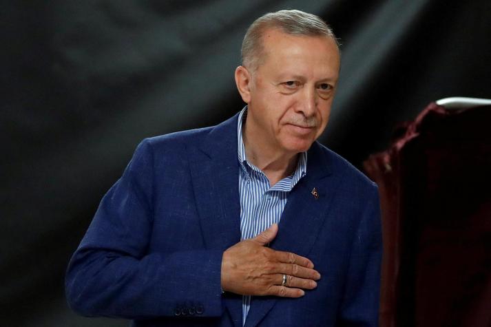Erdogan gana la segunda vuelta en Turquía y llegará a los 25 años en el poder