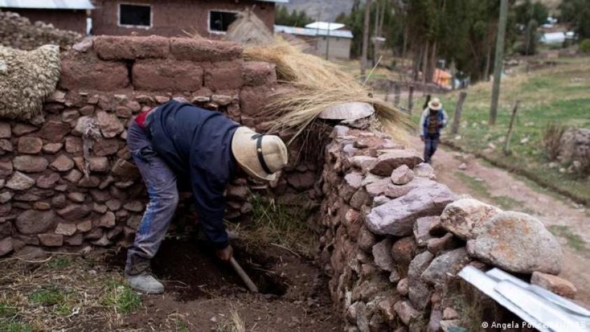 La pobreza en Perú aumentó un 1,6 % en 2022 y afecta a más de 9 millones de personas