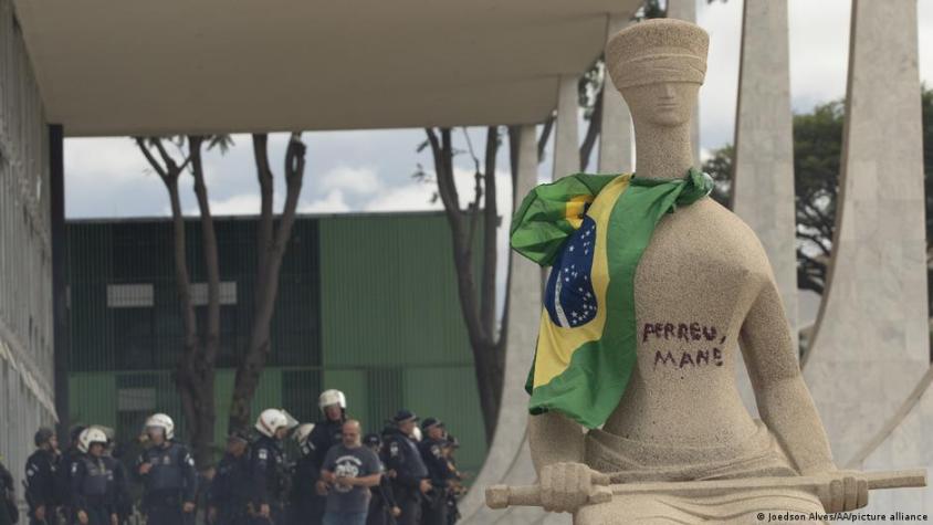 Condenan en Brasil a dos Bolsonaristas por intento de atentado