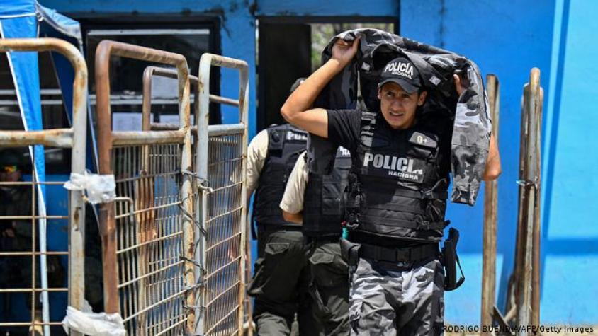 Pistoleros asesinan a seis personas en poblado turístico de Ecuador