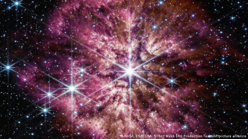 El telescopio James Webb detecta señales de "estrellas supermasivas" de insólitas dimensiones