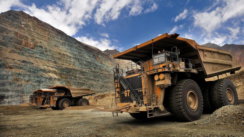 Gráfico: Royalty deja a Chile con una carga a la minería superior a Perú, Australia y Canadá