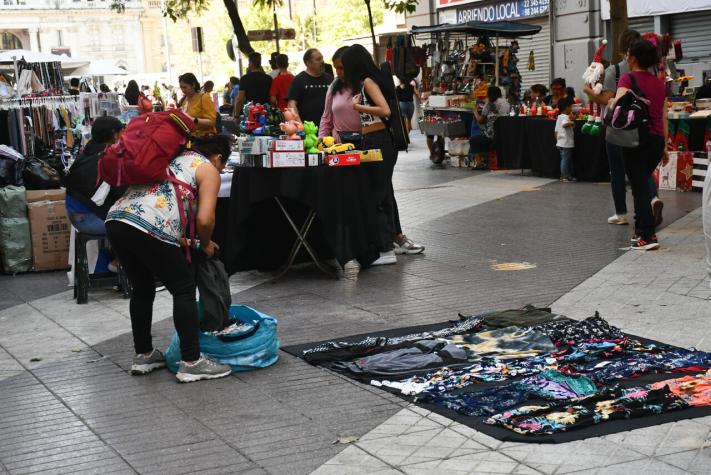 Trabajadores informales alcanzan al 27,4% del mercado laboral en Chile