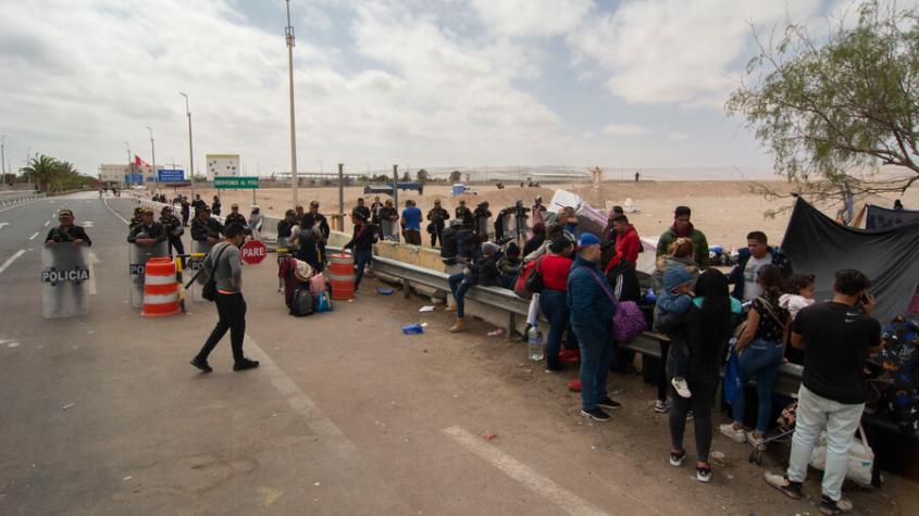 Amnistía Internacional pidió a Chile y Perú retirar militares de la frontera por crisis migratoria