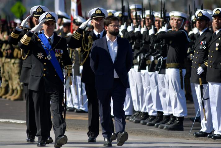 Presidente Boric encabezó desfile por Glorias Navales: "Es muy importante reconocer nuestra historia"