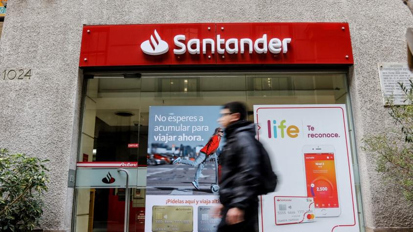 Usuarios reportan problemas con tarjetas del Banco Santander
