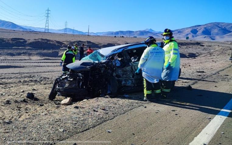 Cuatro muertos tras colisión frontal entre camión y auto en Antofagasta