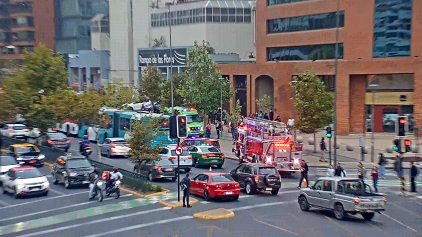 Al menos 15 lesionados tras choque entre tres buses del transporte público en Las Condes