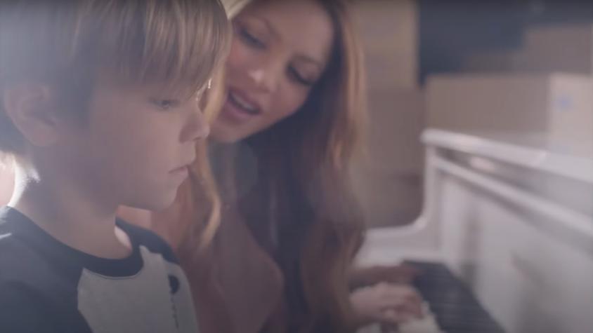 [VIDEO] "Sirve de anestesia el dolor": La conmovedora versión de Shakira cantando "Acróstico" junto a sus hijos