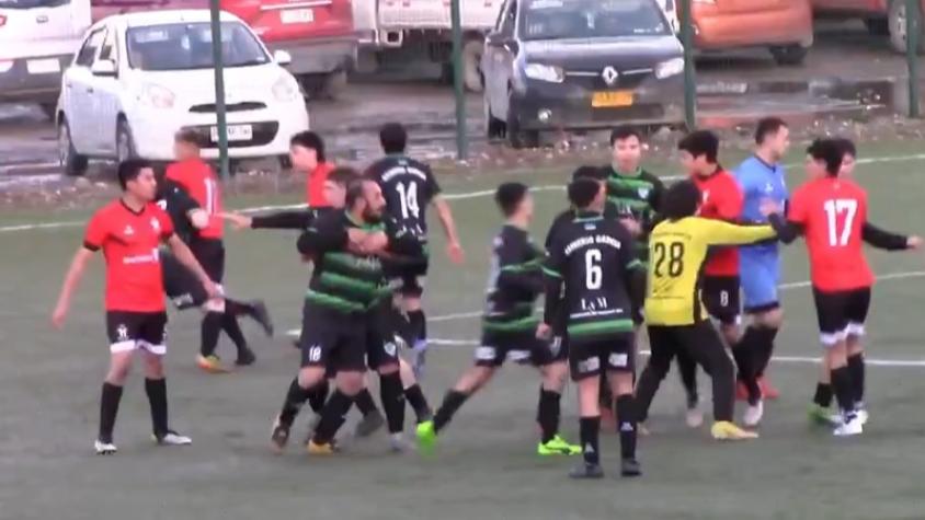 Violenta batalla campal en fútbol amateur en Punta Arenas: ambos equipos fueron eliminados del torneo